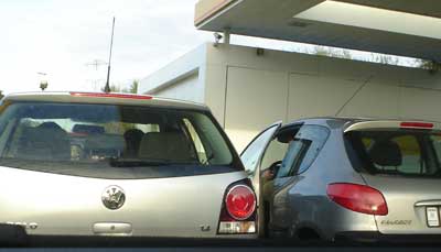 Si no me dices como llegar no te bajas del coche.