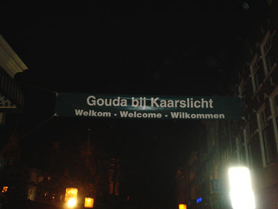 gouda_navidad_holandesa_2 “a ver, que apagamos las luces y encendemos velas y queda esto precioso”.