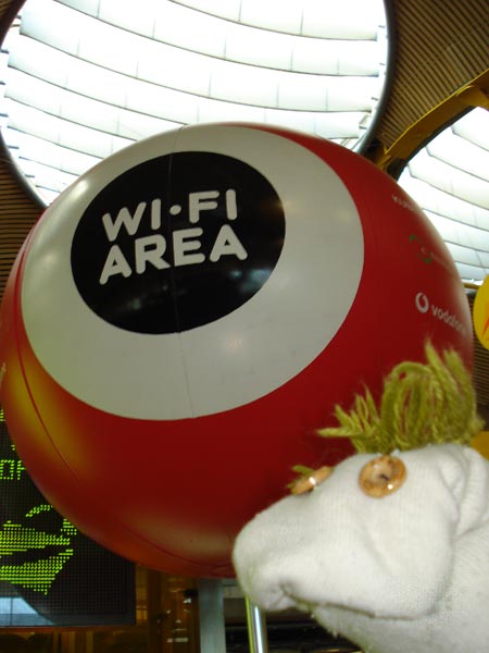 Los globitos molones te dicen que hay WIFI, pero no te avisan de que vayas sacando la tarjeta de crédito.